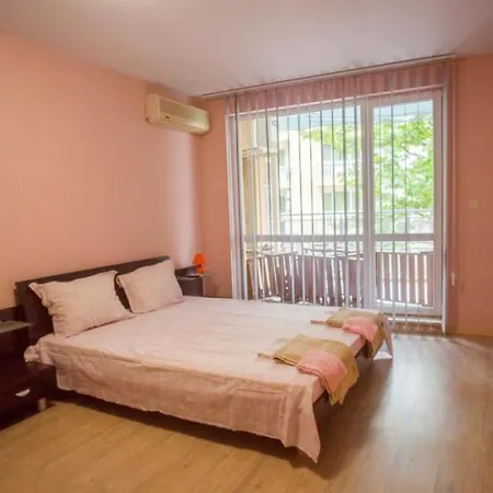 бети Apartment *